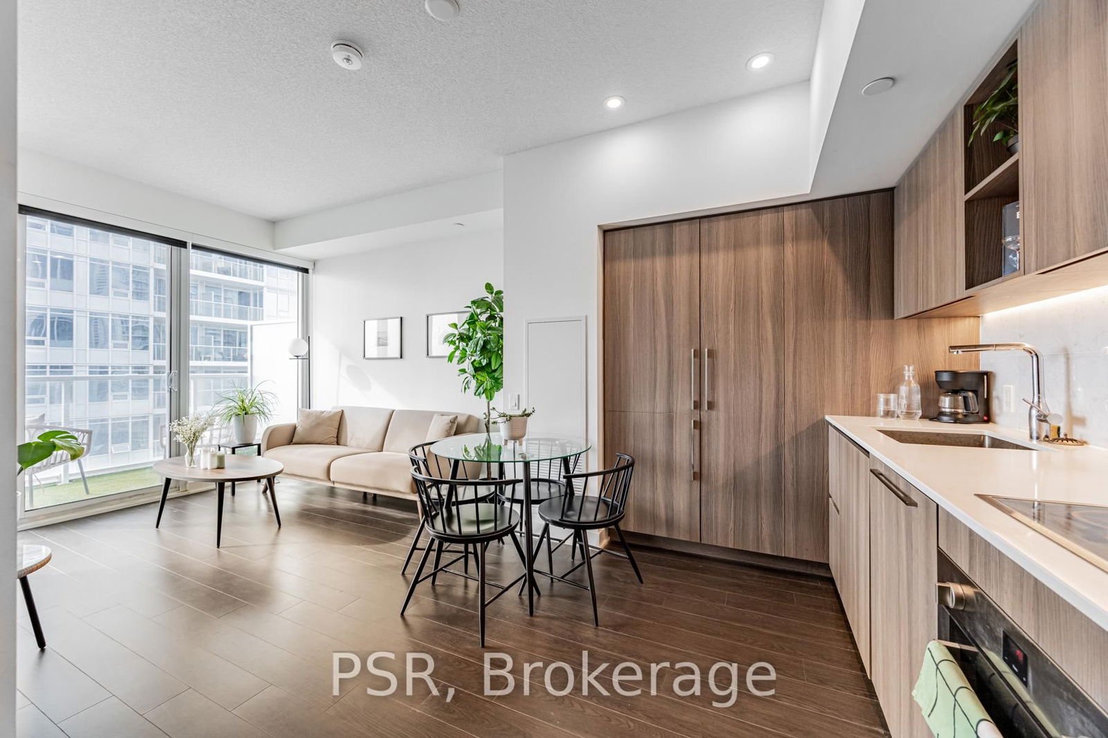 17 Bathurst St, unit 3303 for rent