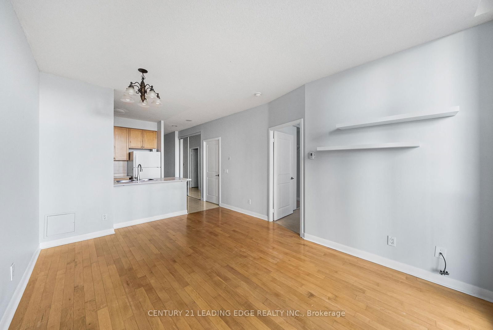 4968 Yonge St, unit 301 for rent