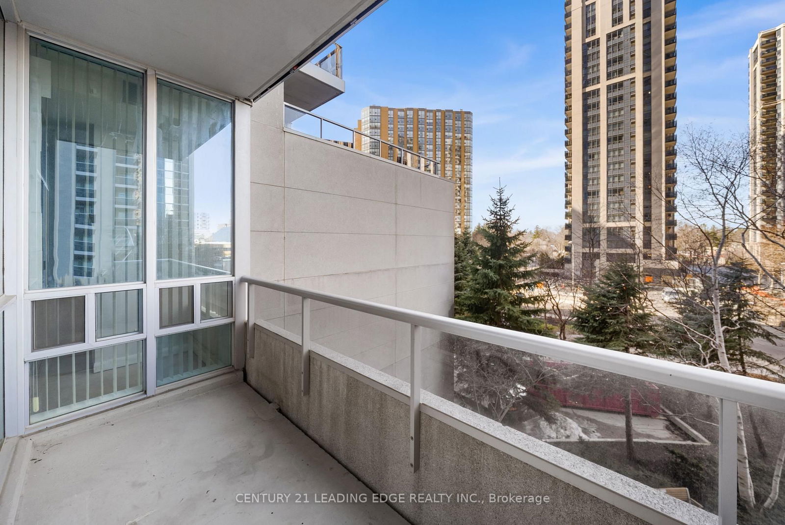 4968 Yonge St, unit 301 for rent