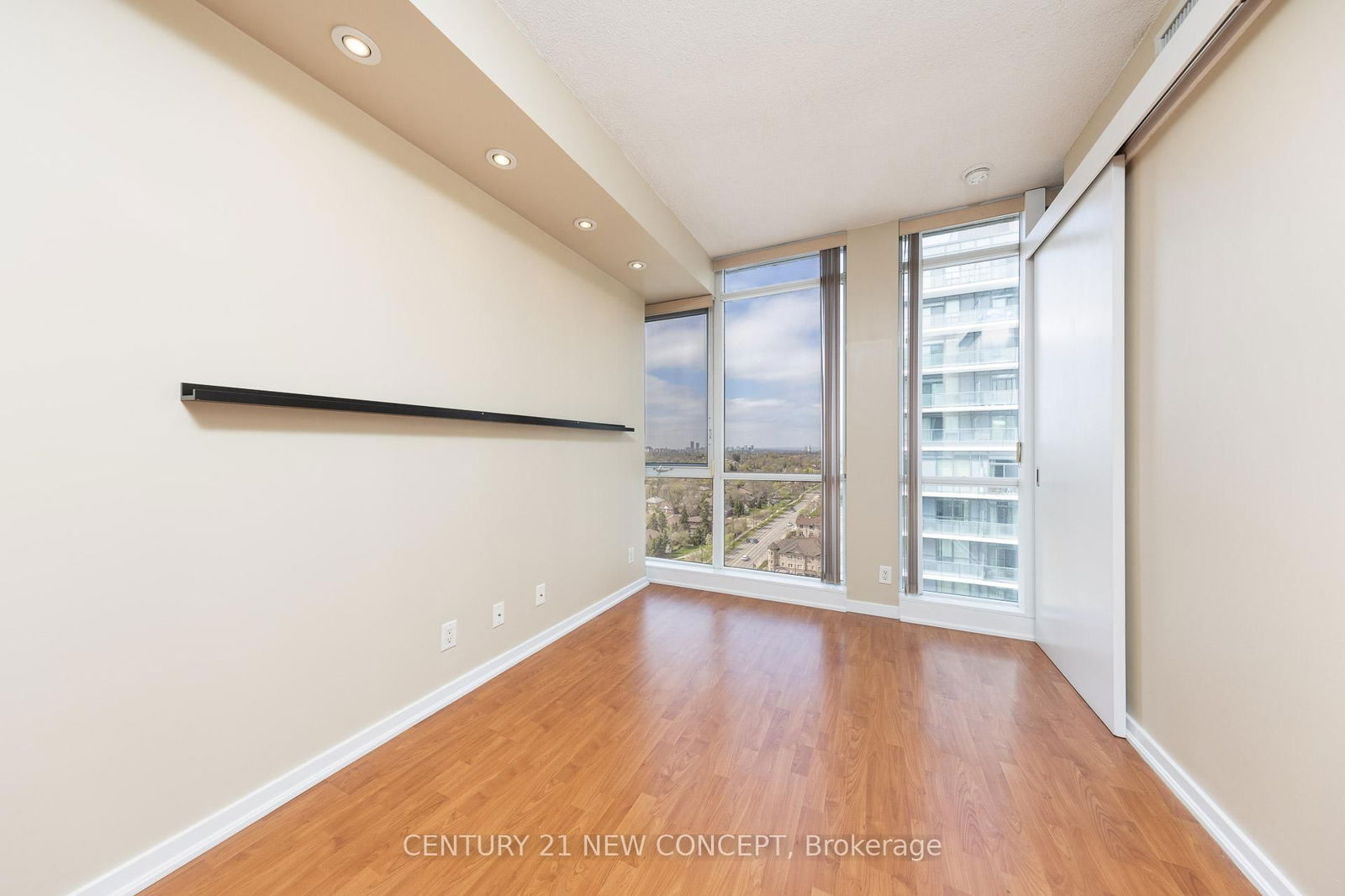 30 Canterbury Pl, unit 1803 for sale