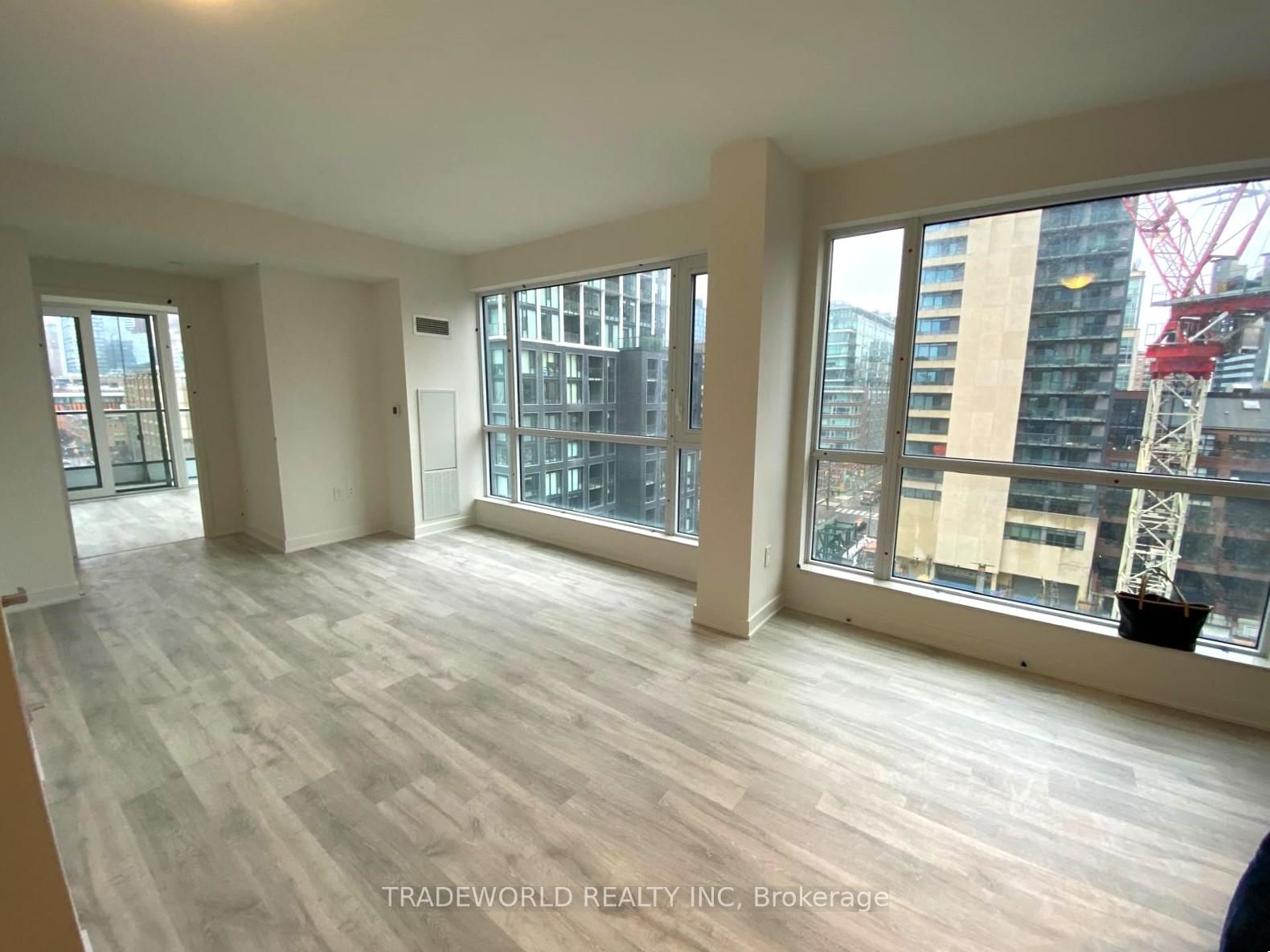 135 Lower Sherbourne St, unit 870W for rent