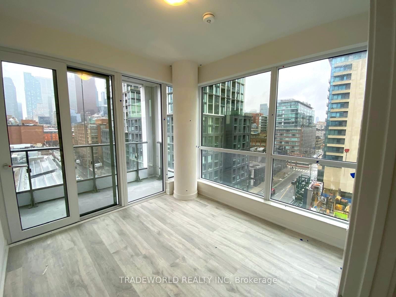 135 Lower Sherbourne St, unit 870W for rent