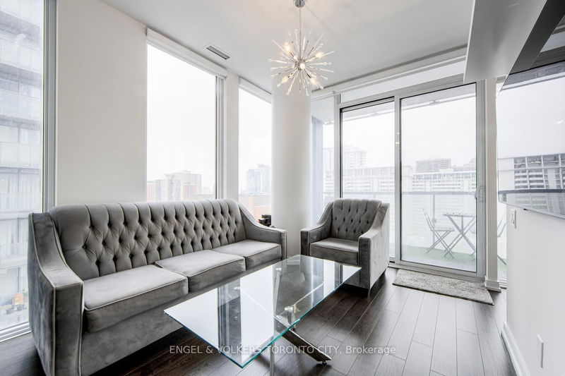 28 Wellesley St E, unit 1104 for rent