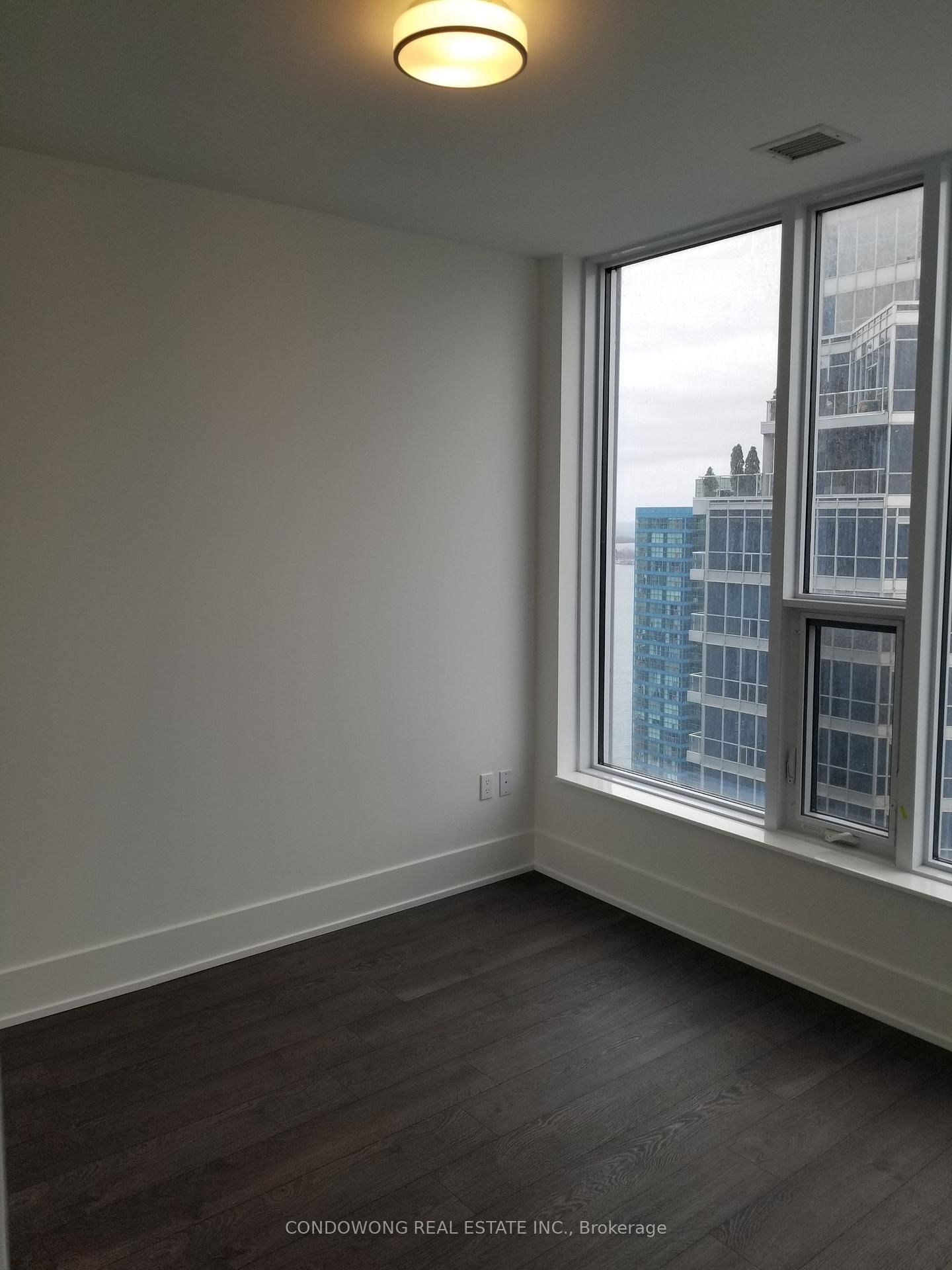 10 York St, unit 3508 for sale