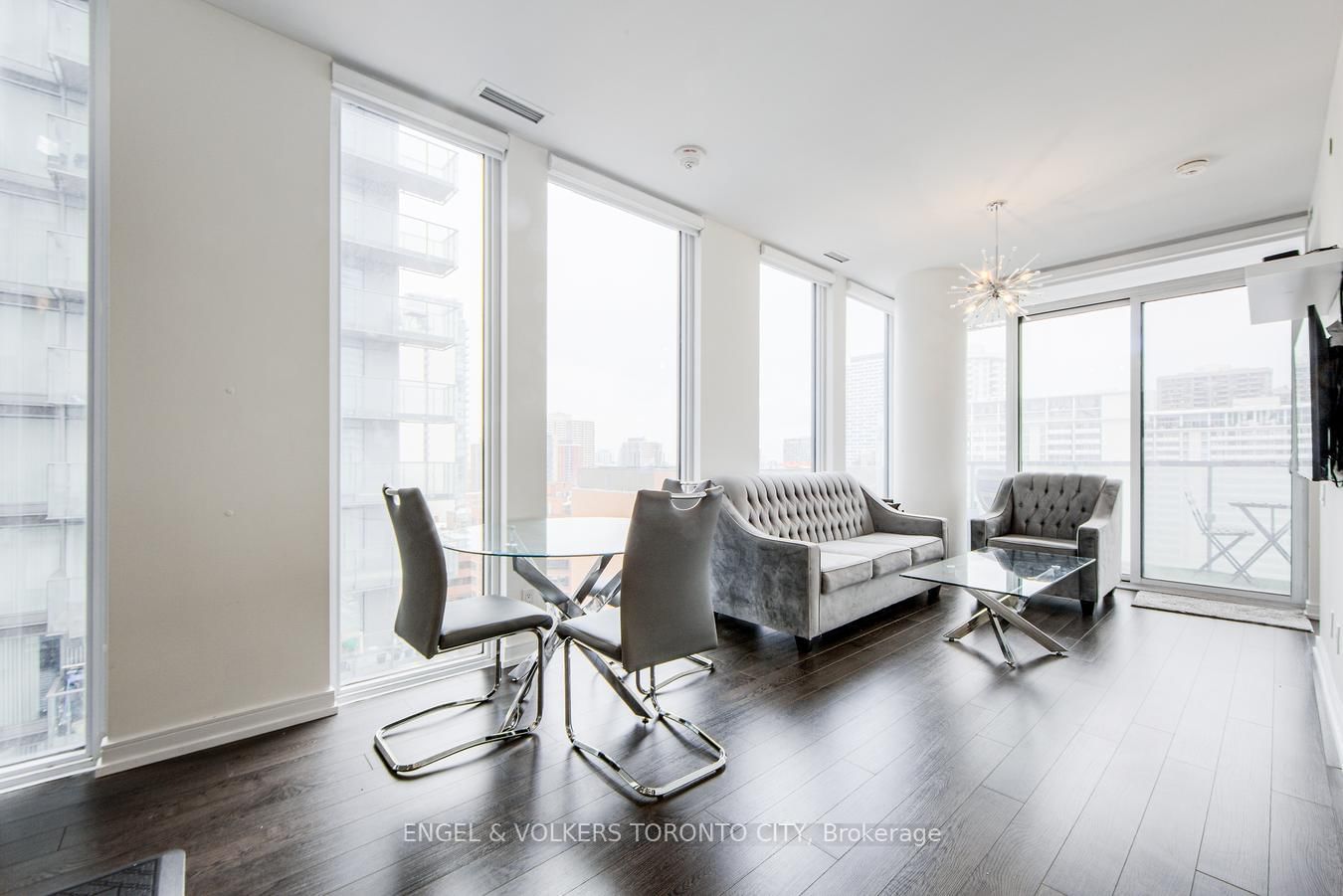 28 Wellesley St E, unit 1104 for rent