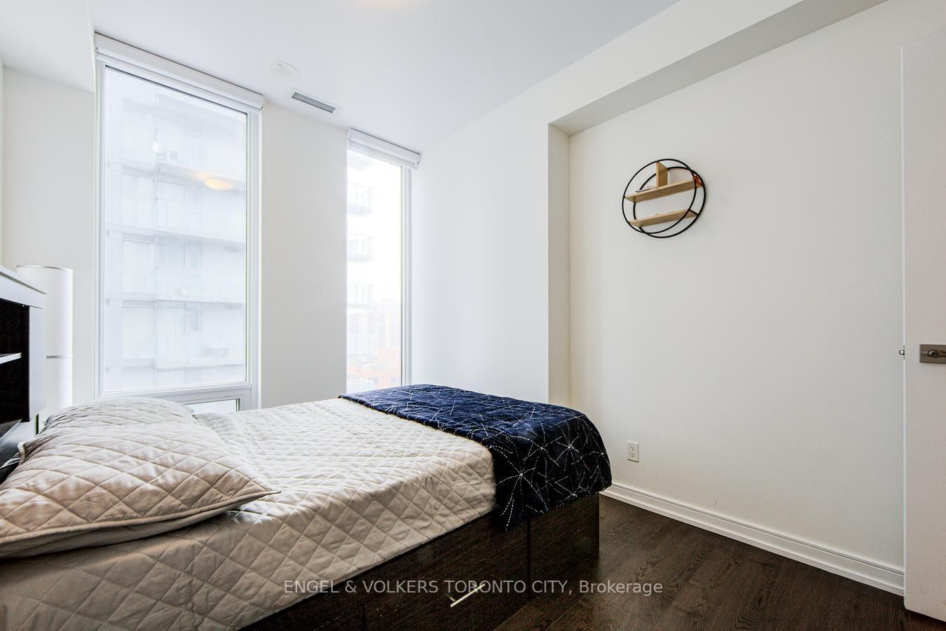 28 Wellesley St E, unit 1104 for rent