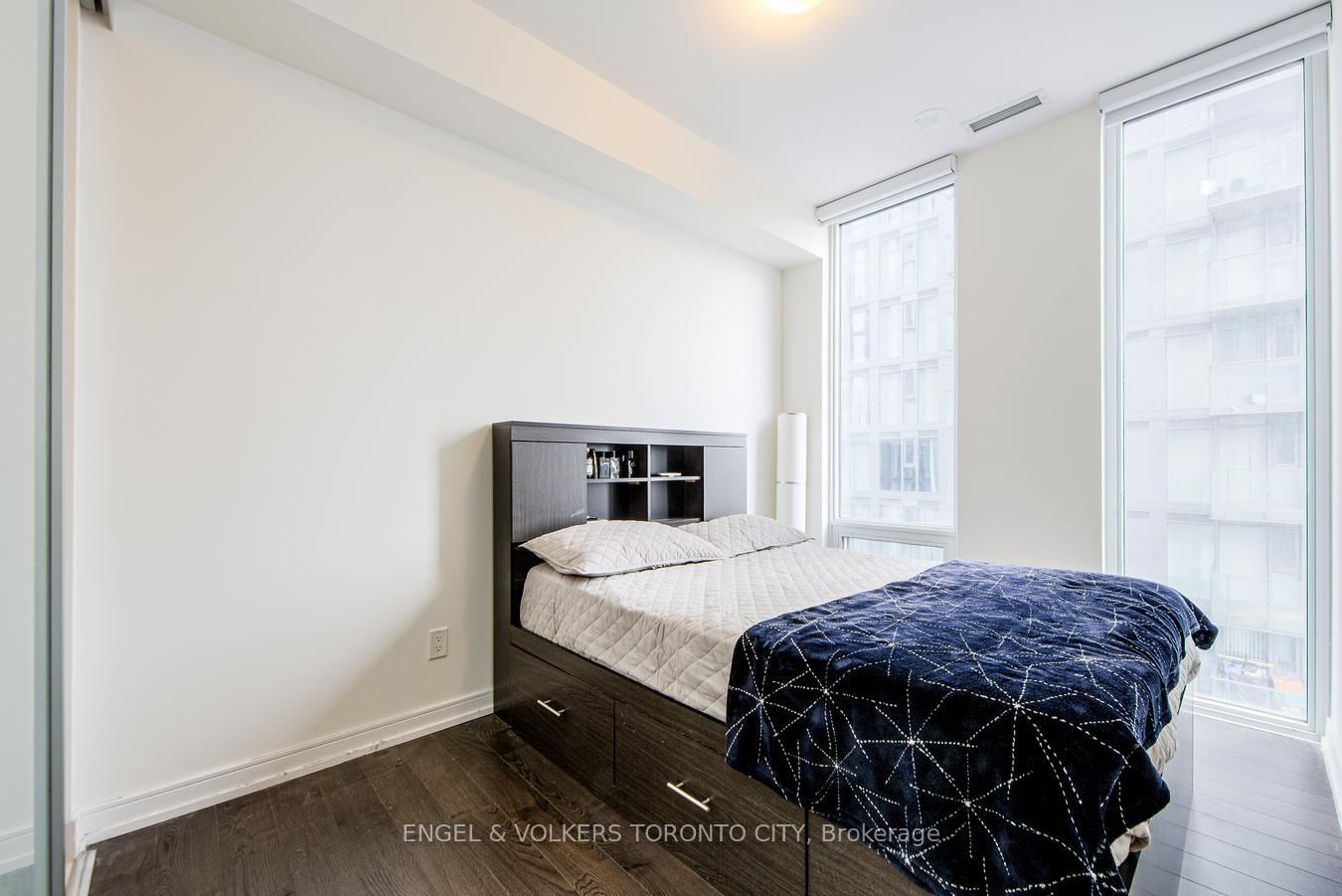 28 Wellesley St E, unit 1104 for rent