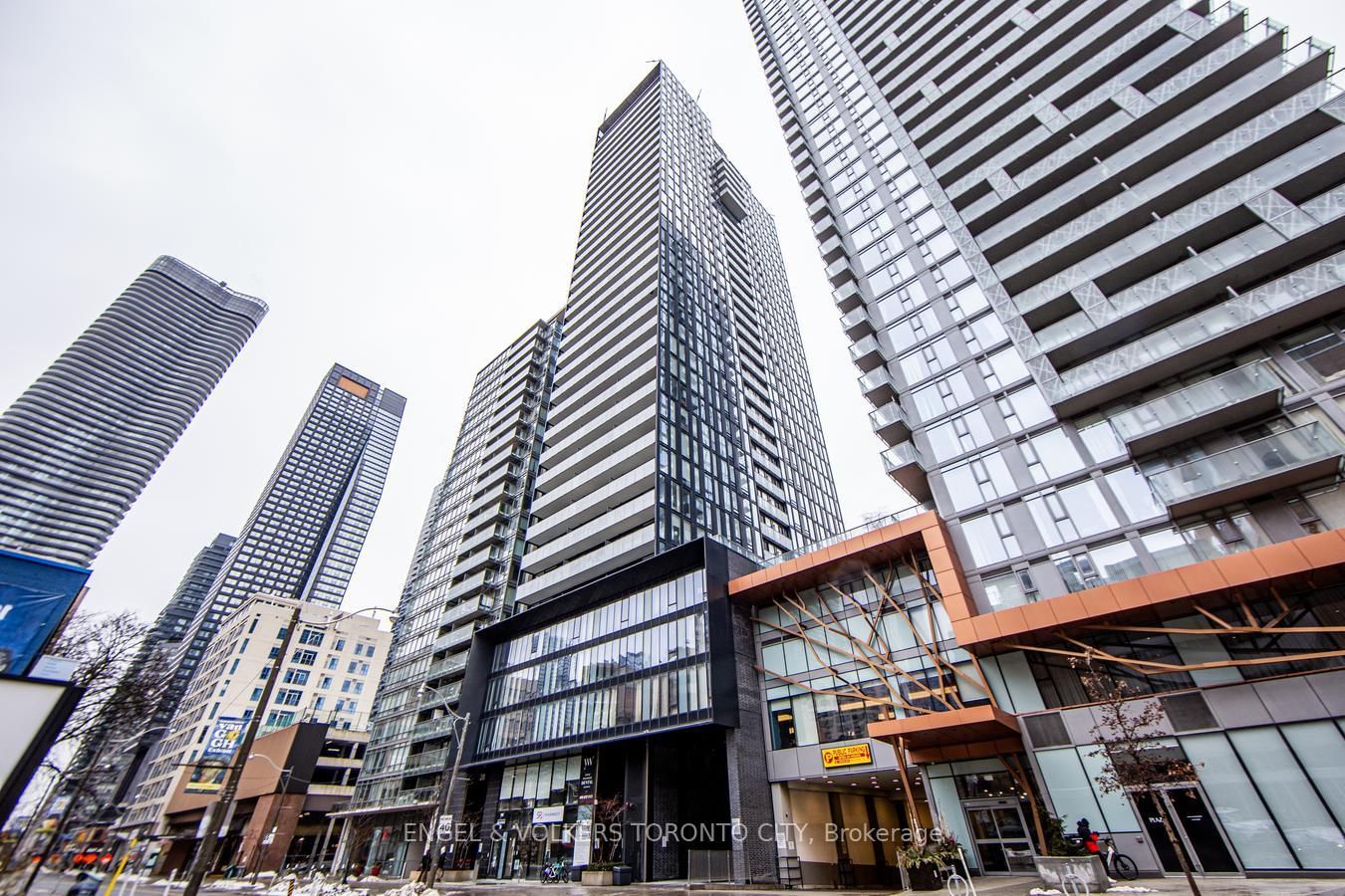 28 Wellesley St E, unit 1104 for rent