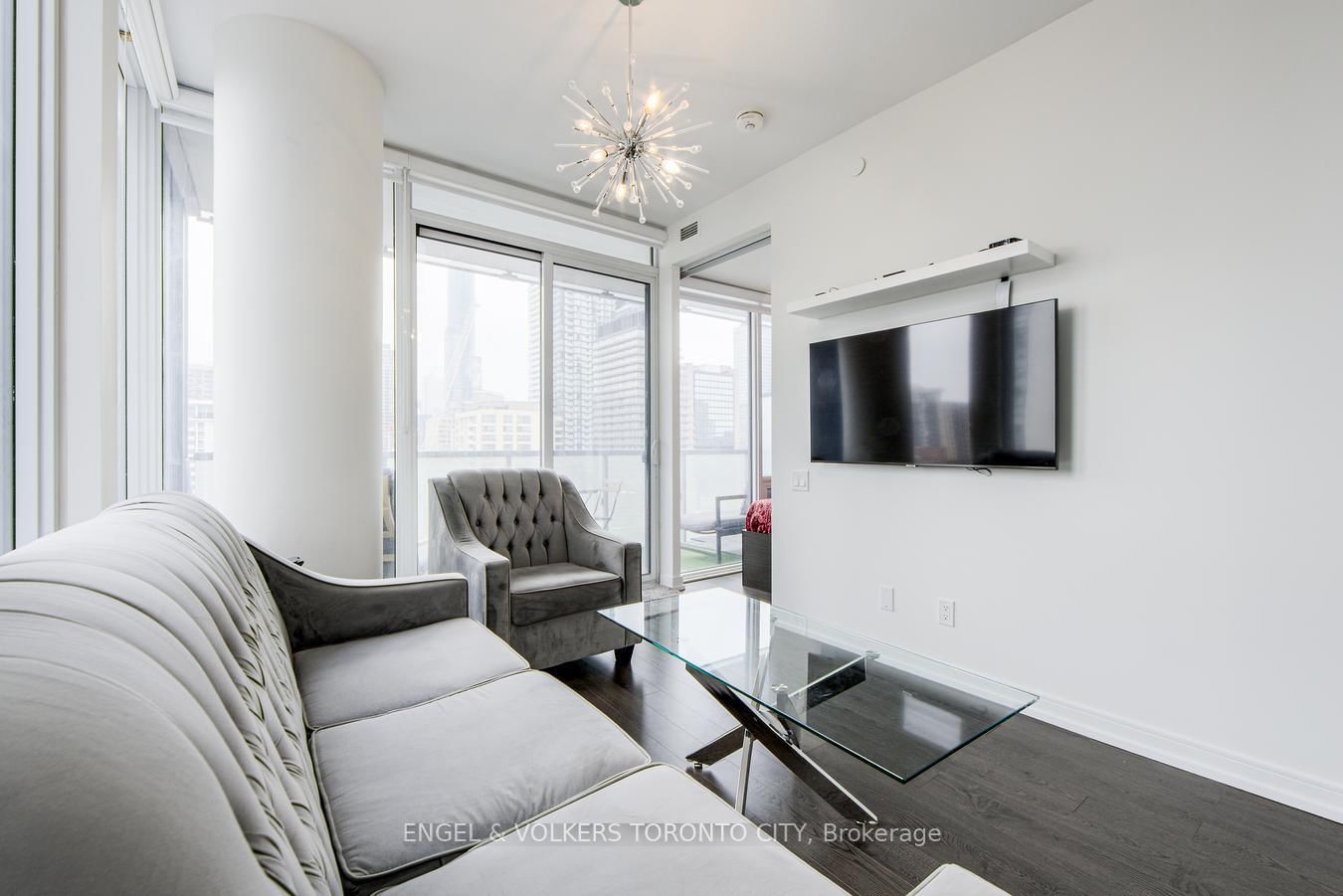 28 Wellesley St E, unit 1104 for rent