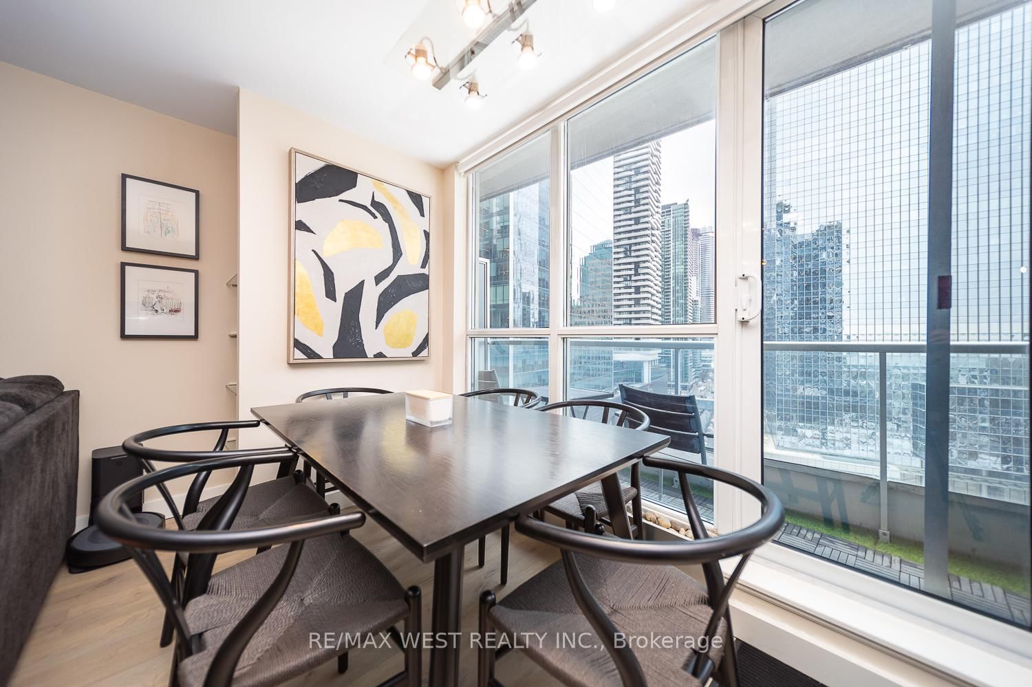 8 York St, unit 1502 for rent