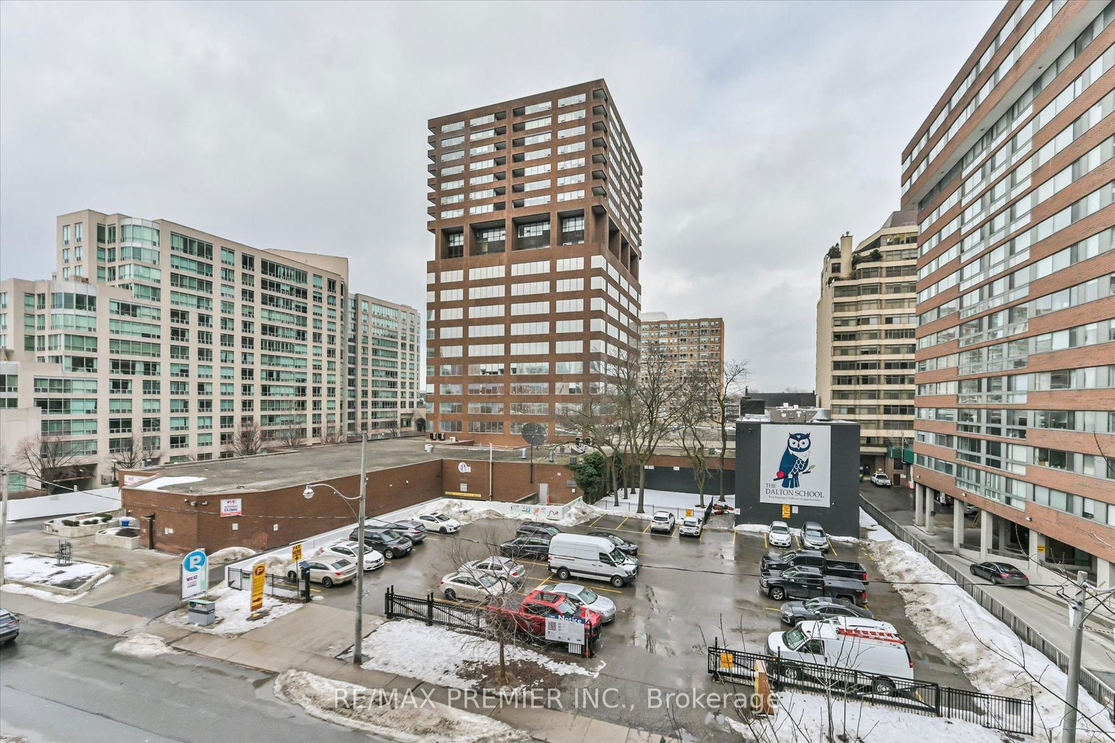 32 Davenport Rd, unit 407 for rent