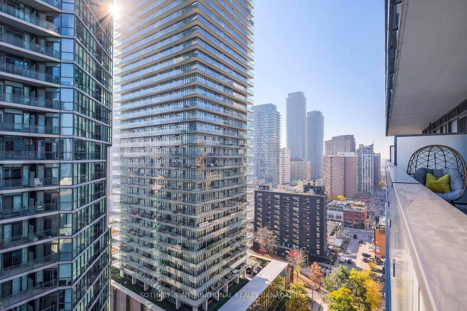 42 Charles St E, unit 1702 for sale