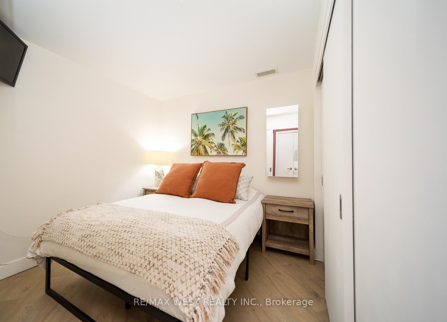 8 York St, unit 1502 for rent