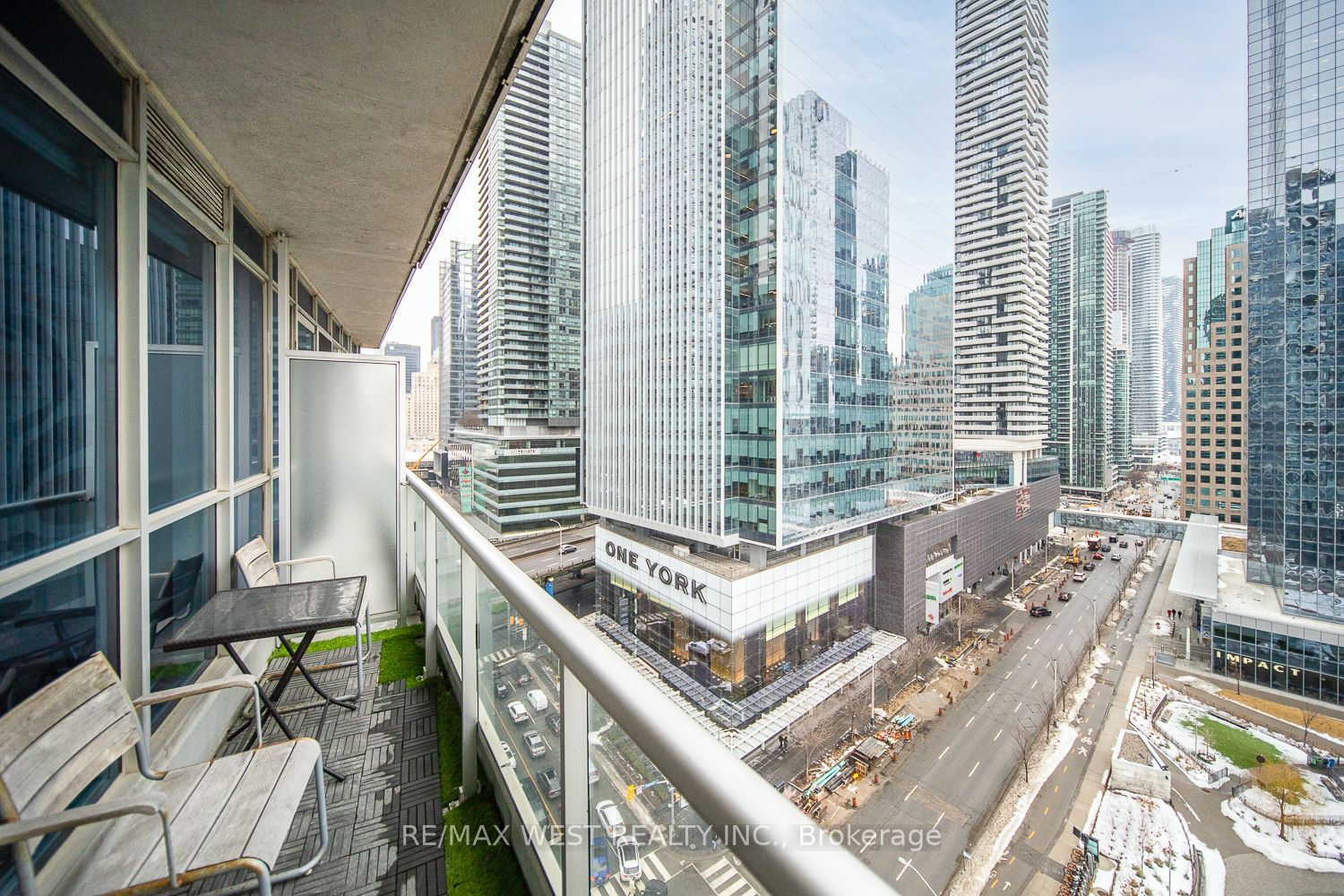 8 York St, unit 1502 for rent