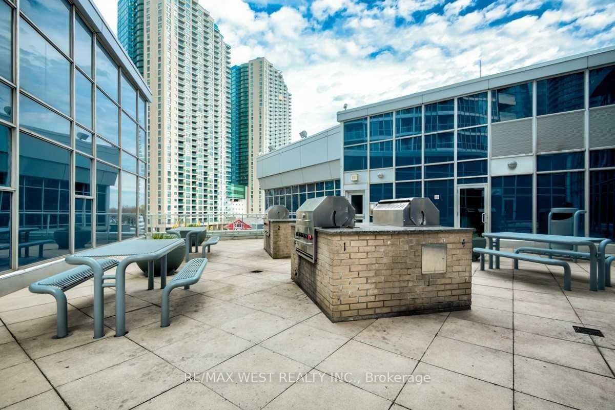 8 York St, unit 1502 for rent