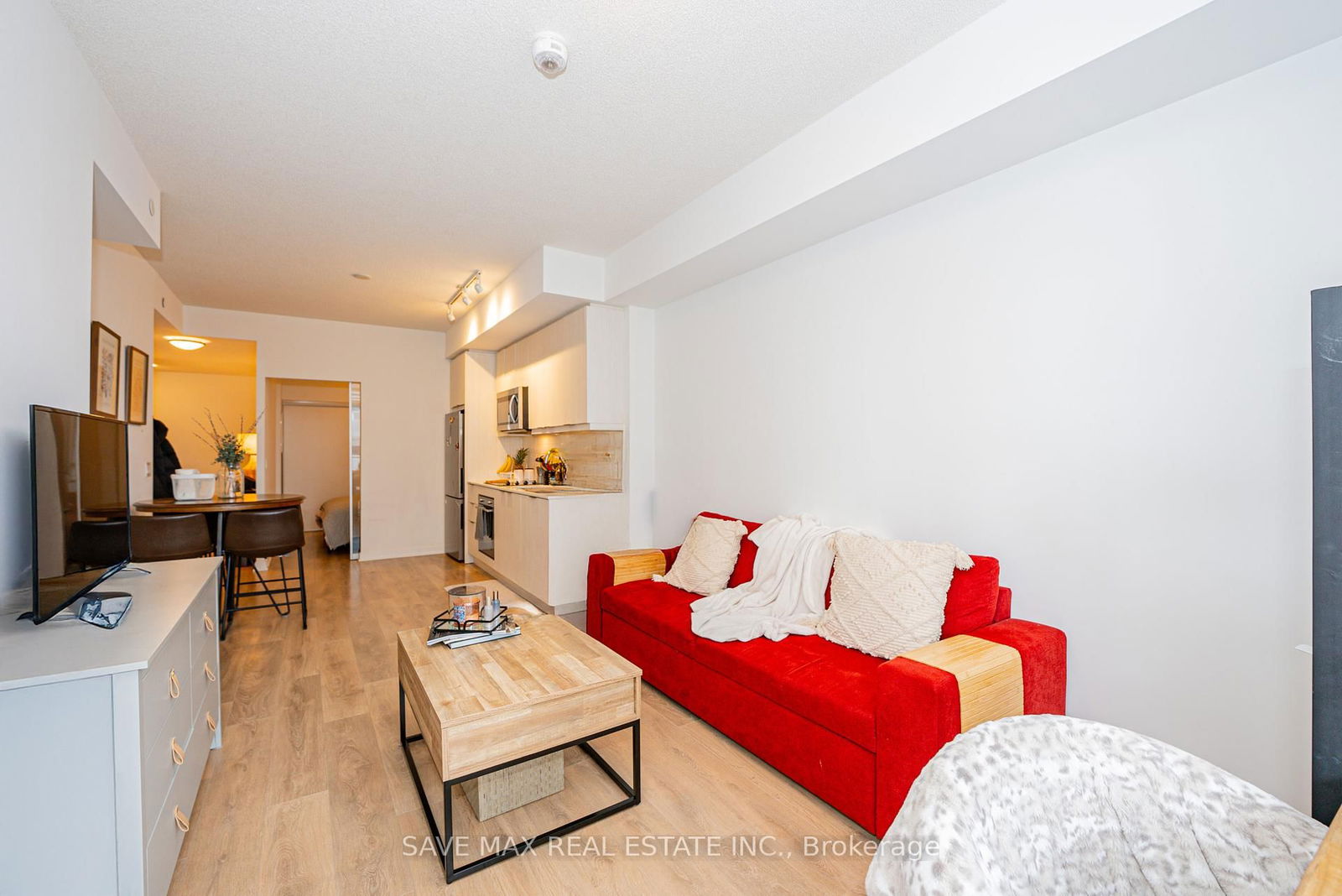 38 Forest Manor Rd, unit 401 for rent