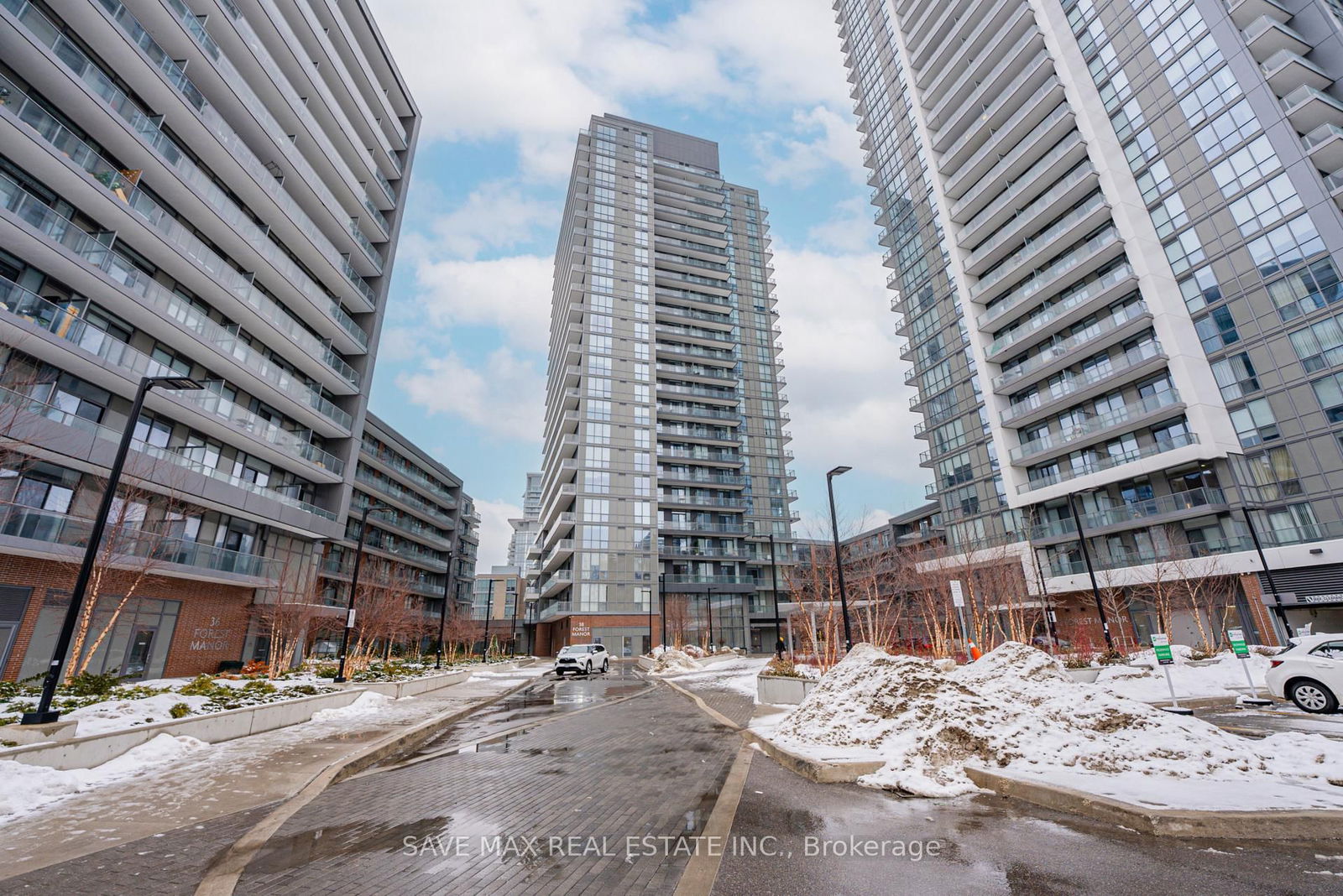 38 Forest Manor Rd, unit 401 for rent