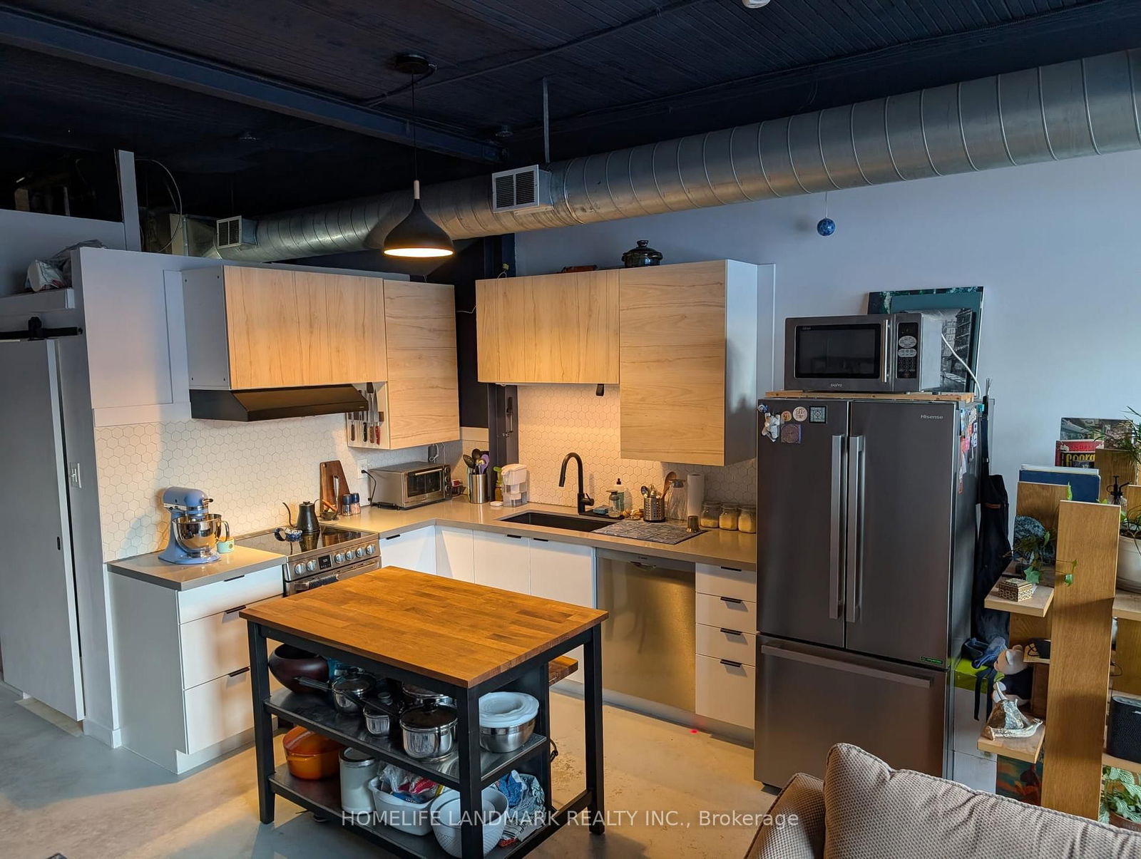 365 Dundas St E, unit 219 for rent