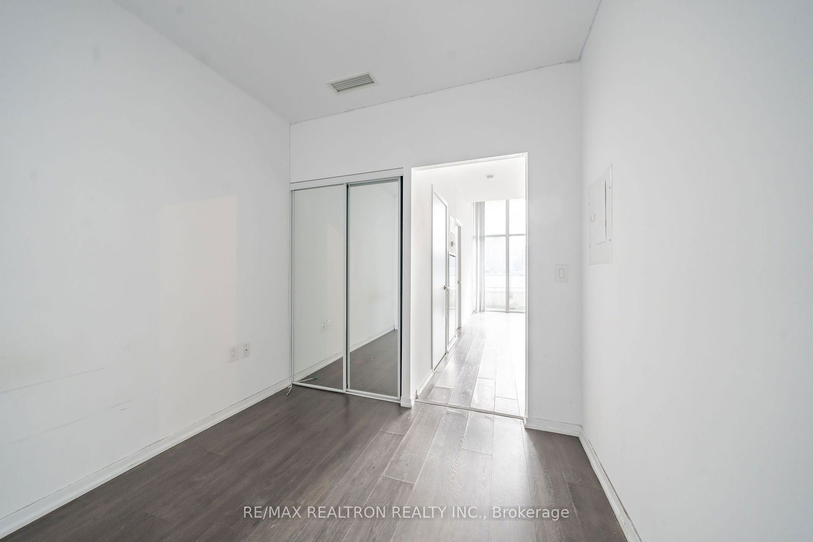 36 Lisgar St, unit 323 for rent