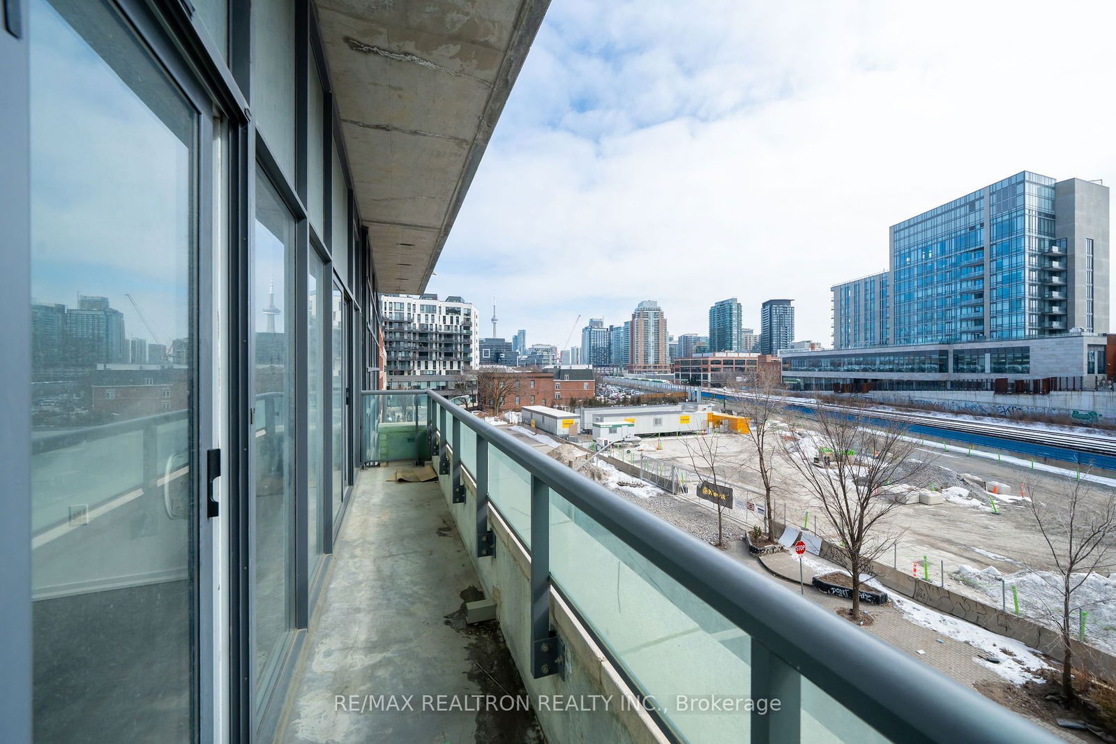 36 Lisgar St, unit 323 for rent