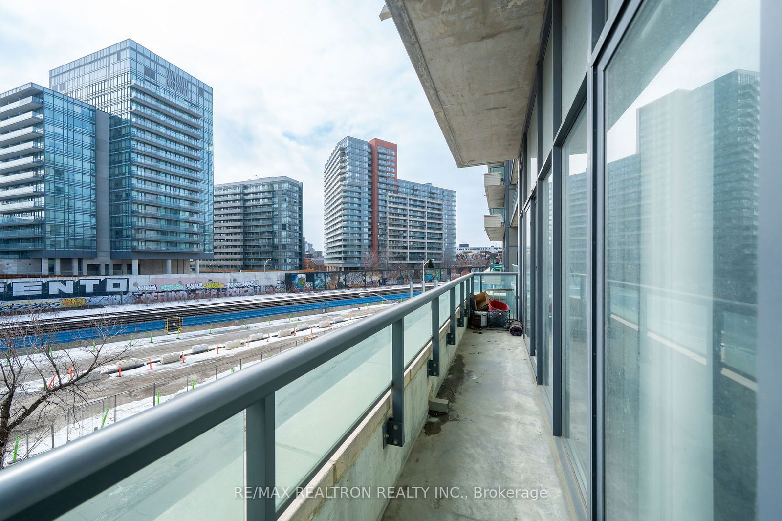 36 Lisgar St, unit 323 for rent