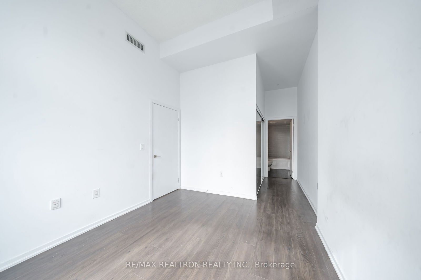 36 Lisgar St, unit 323 for rent