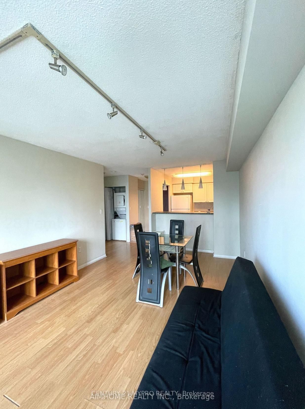 28 Pemberton Ave, unit 610 for rent