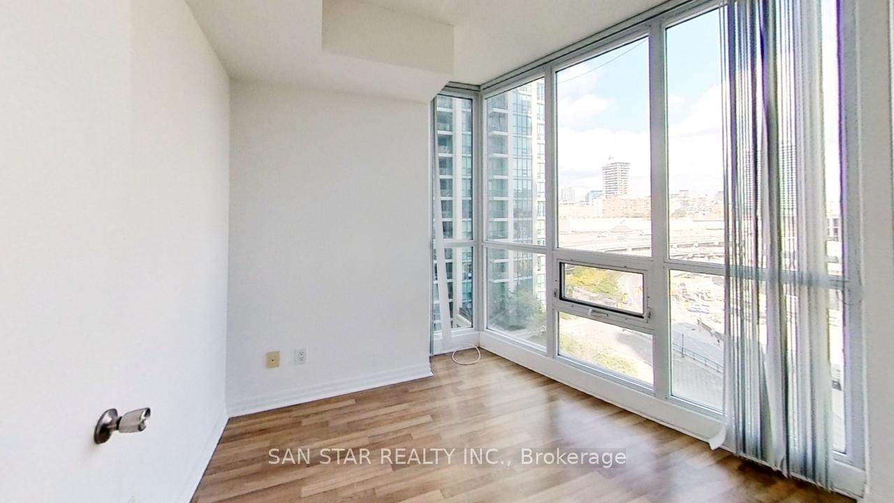 12 Yonge St, unit 1004 for rent