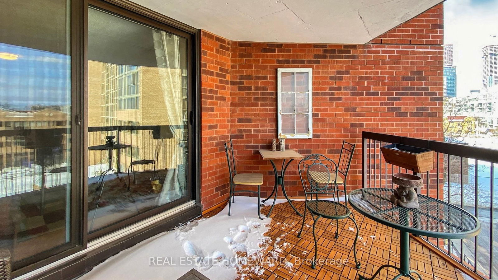 77 Maitland Pl, unit 621 for sale