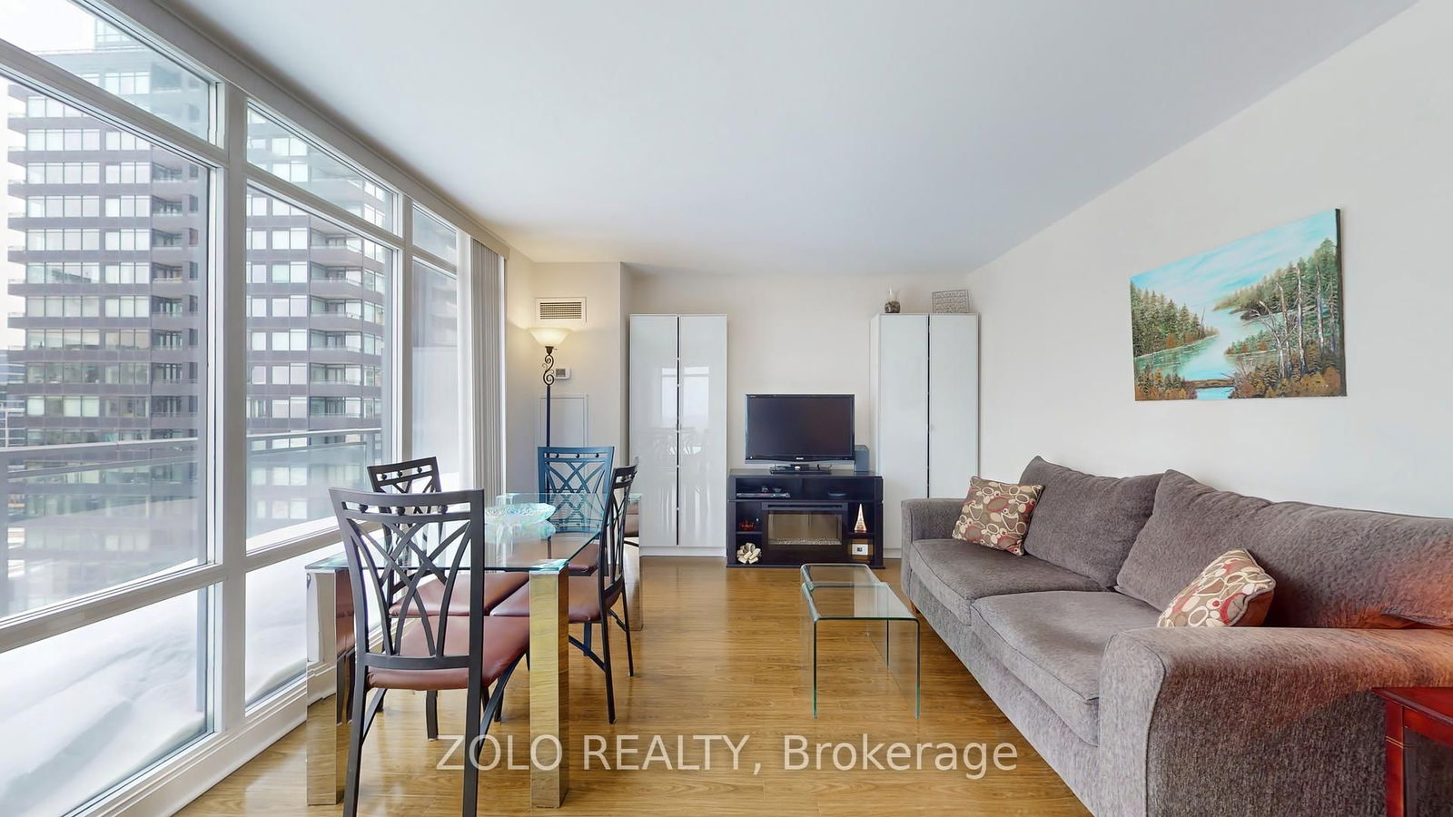 4k spadina Ave, unit 1918 for sale