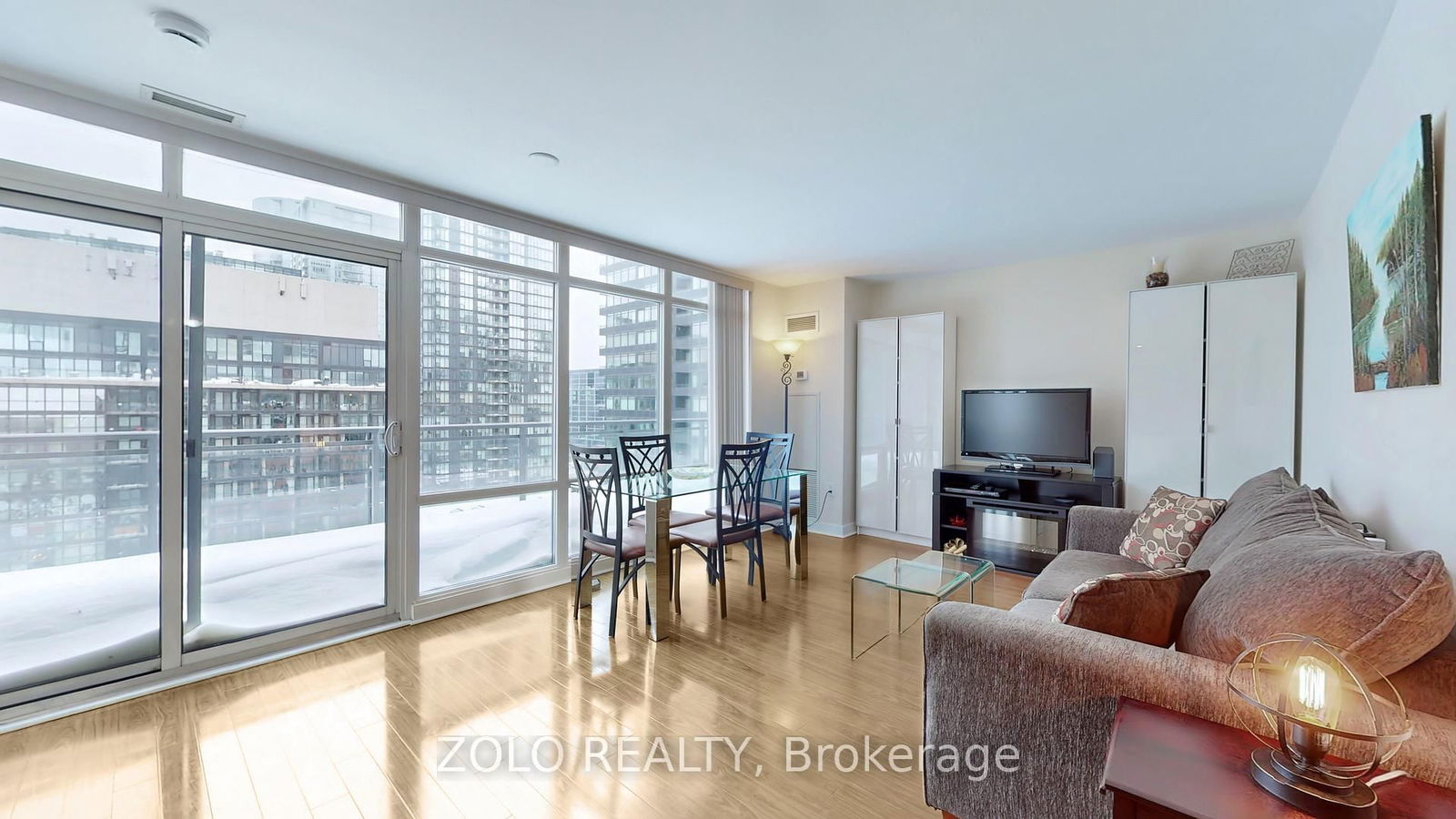 4k spadina Ave, unit 1918 for sale