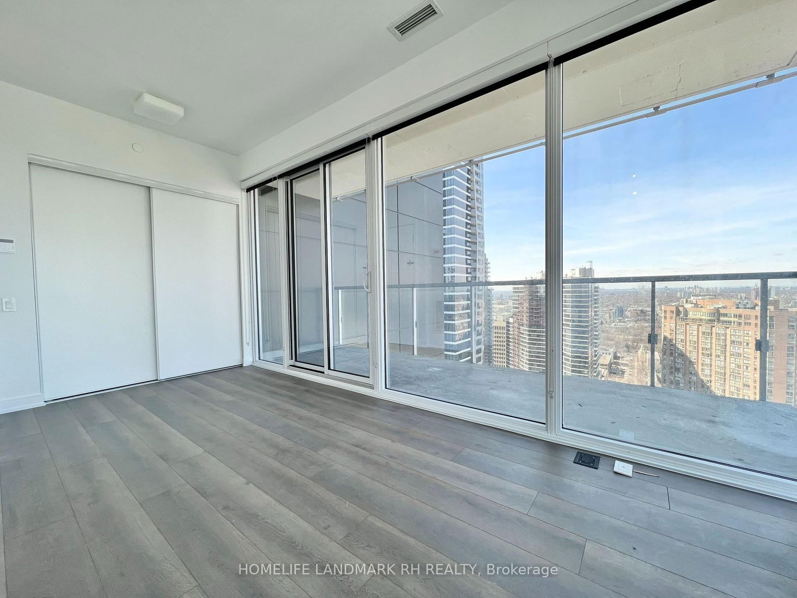 3 Gloucester St, unit 3501 for rent