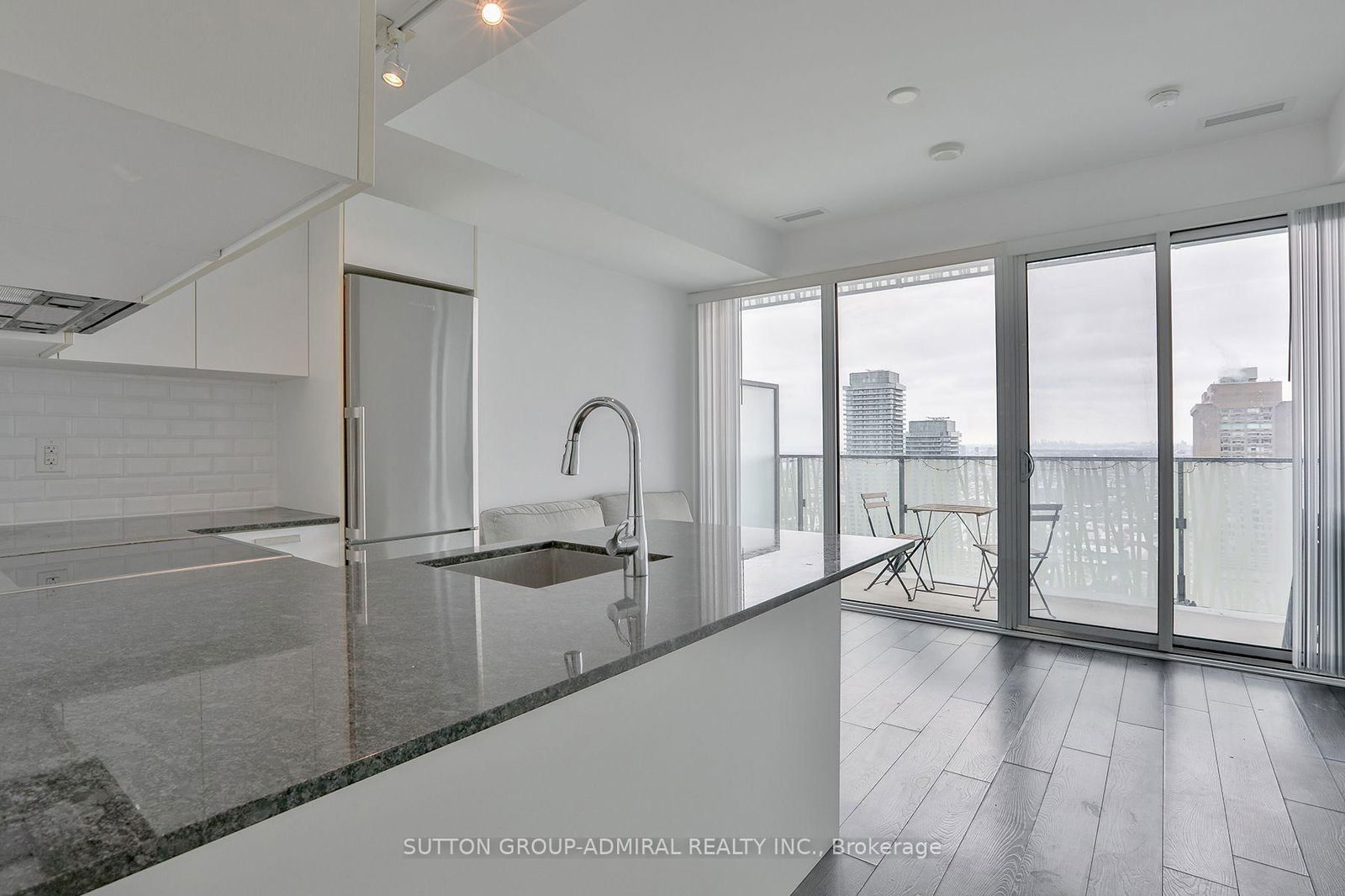 42 CHARLES St, unit 4504 for rent