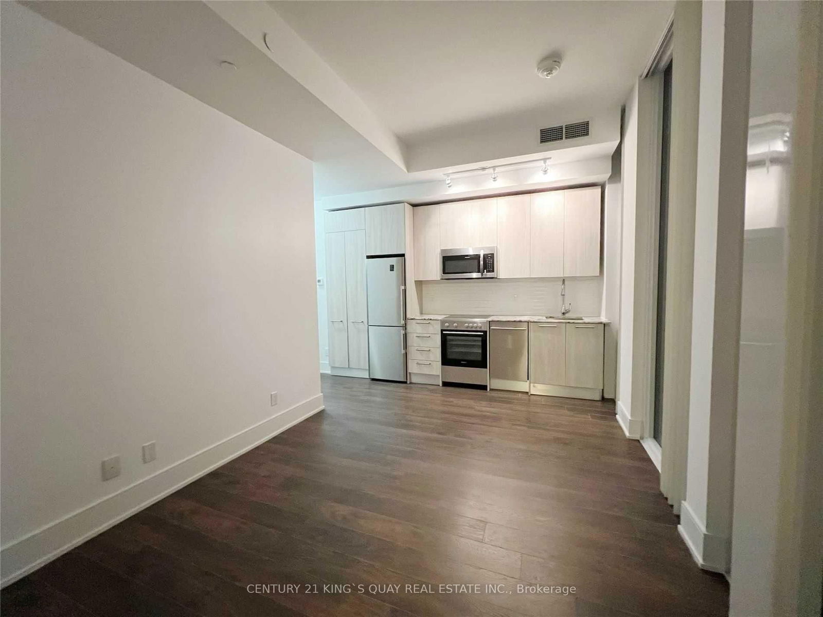 28 Wellesley St E, unit 3701 for rent