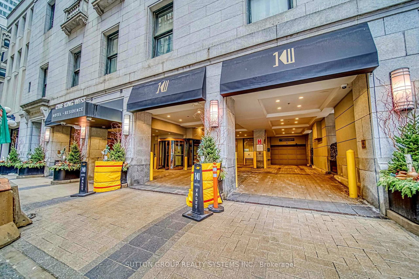 1 King St W for sale 