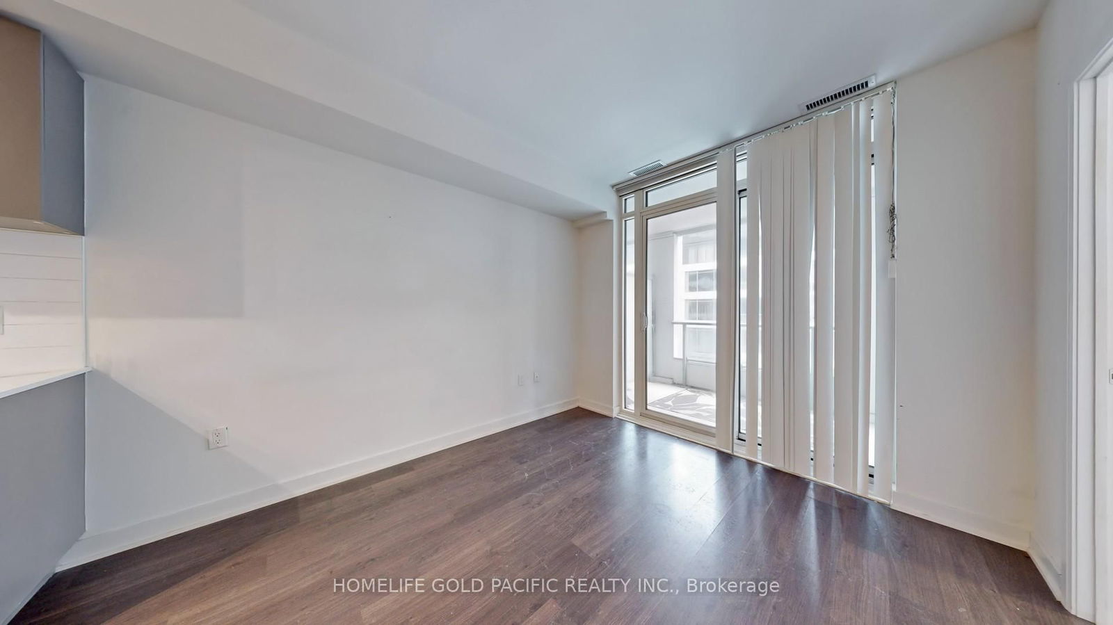 27 Bathurst St, unit 516W for sale