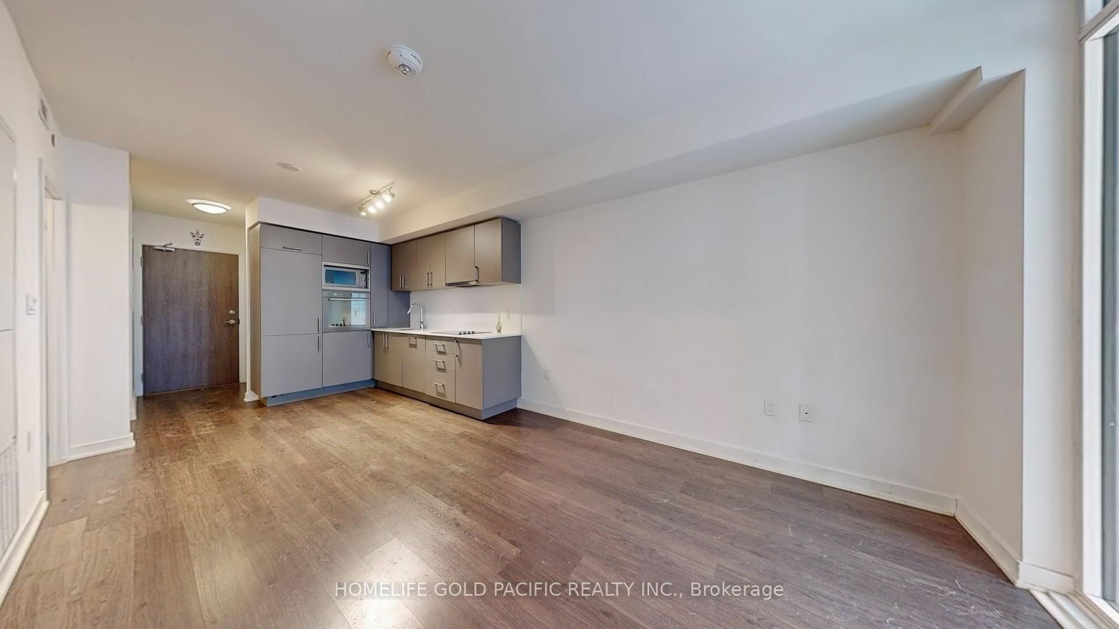 27 Bathurst St, unit 516W for sale