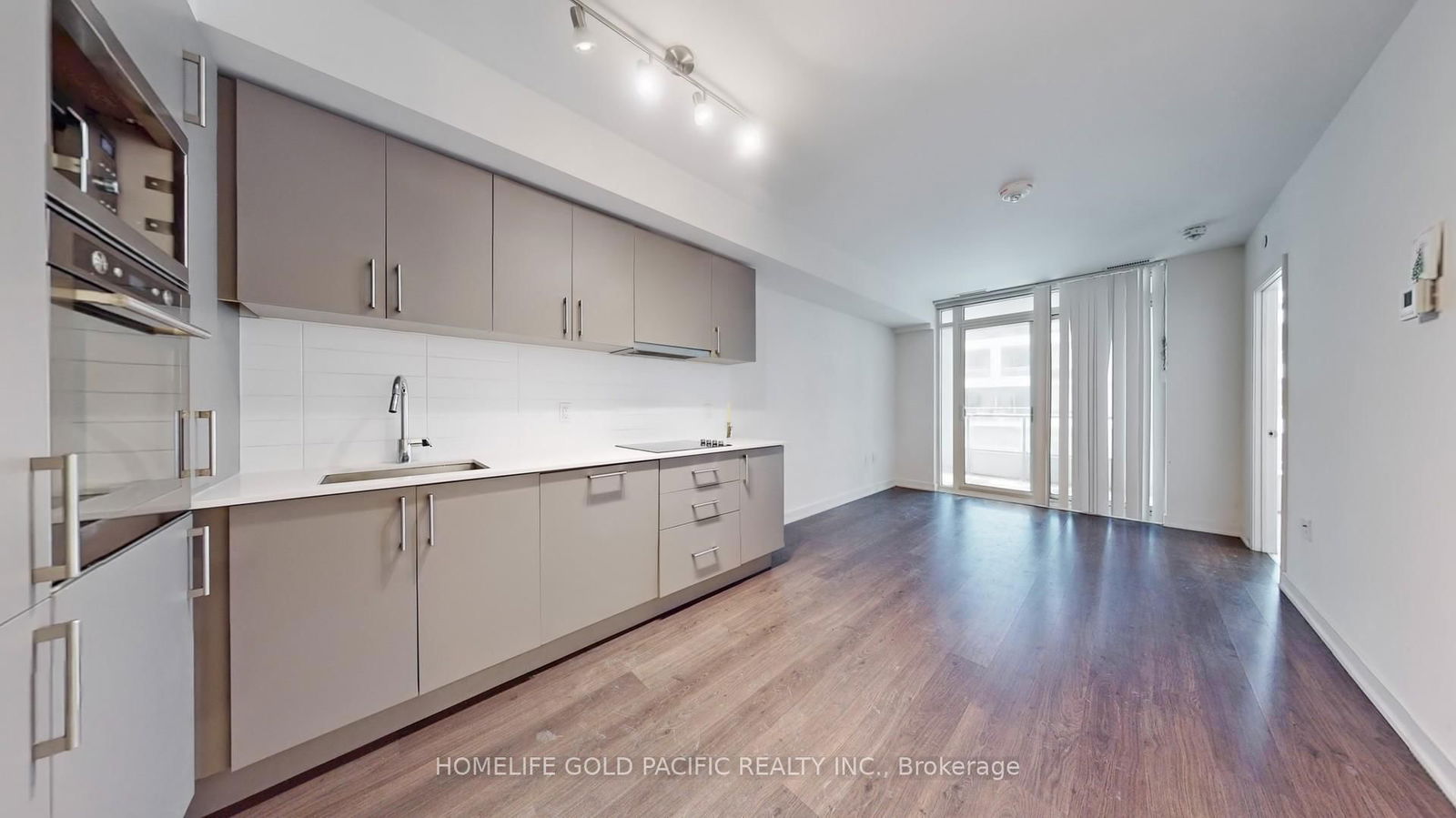 27 Bathurst St, unit 516W for sale