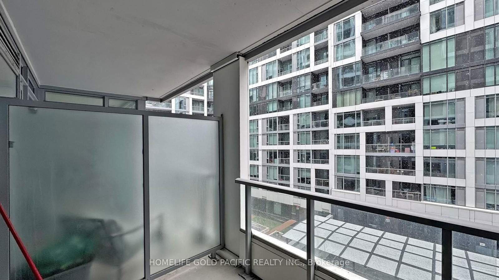 27 Bathurst St, unit 516W for sale