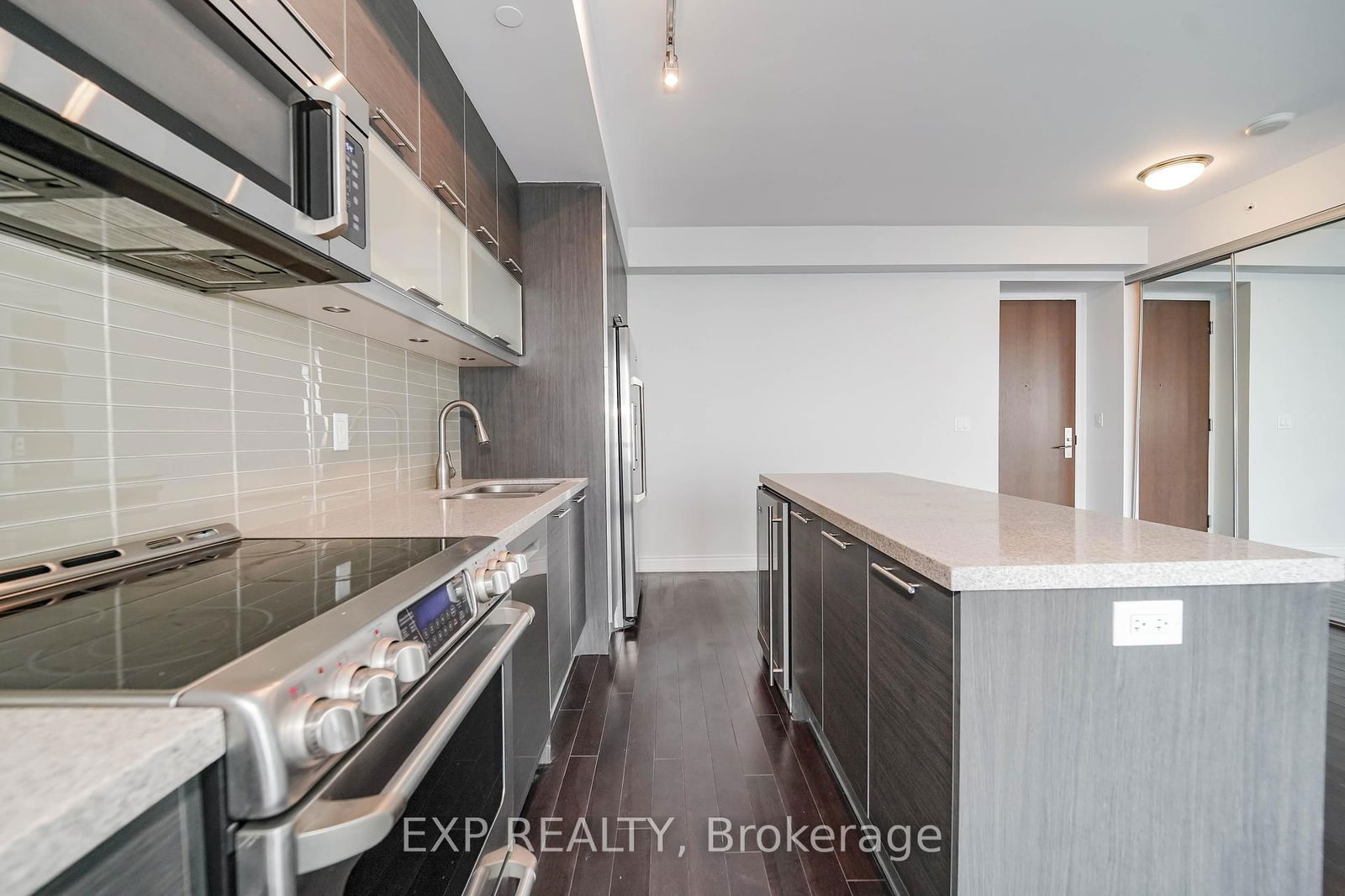 388 Yonge St, unit 6414 for rent