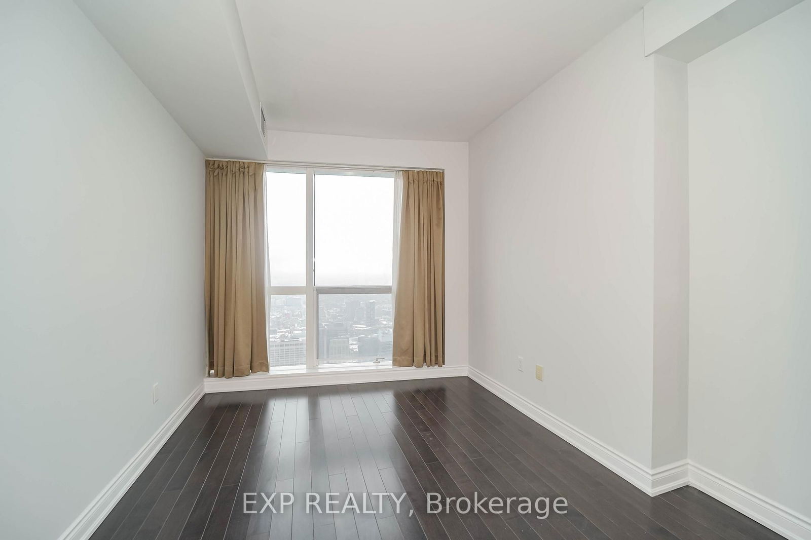 388 Yonge St, unit 6414 for rent