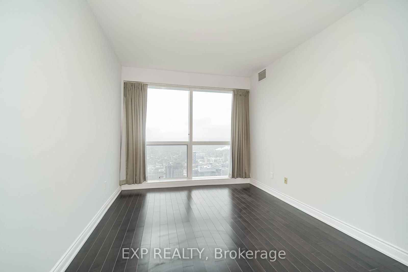 388 Yonge St, unit 6414 for rent