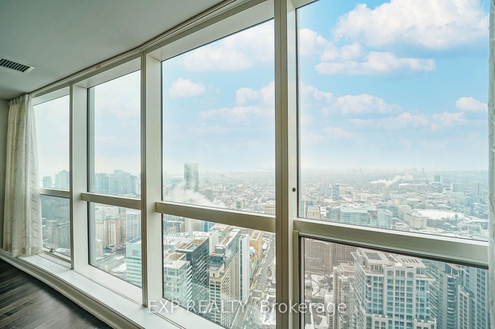 388 Yonge St, unit 6414 for rent