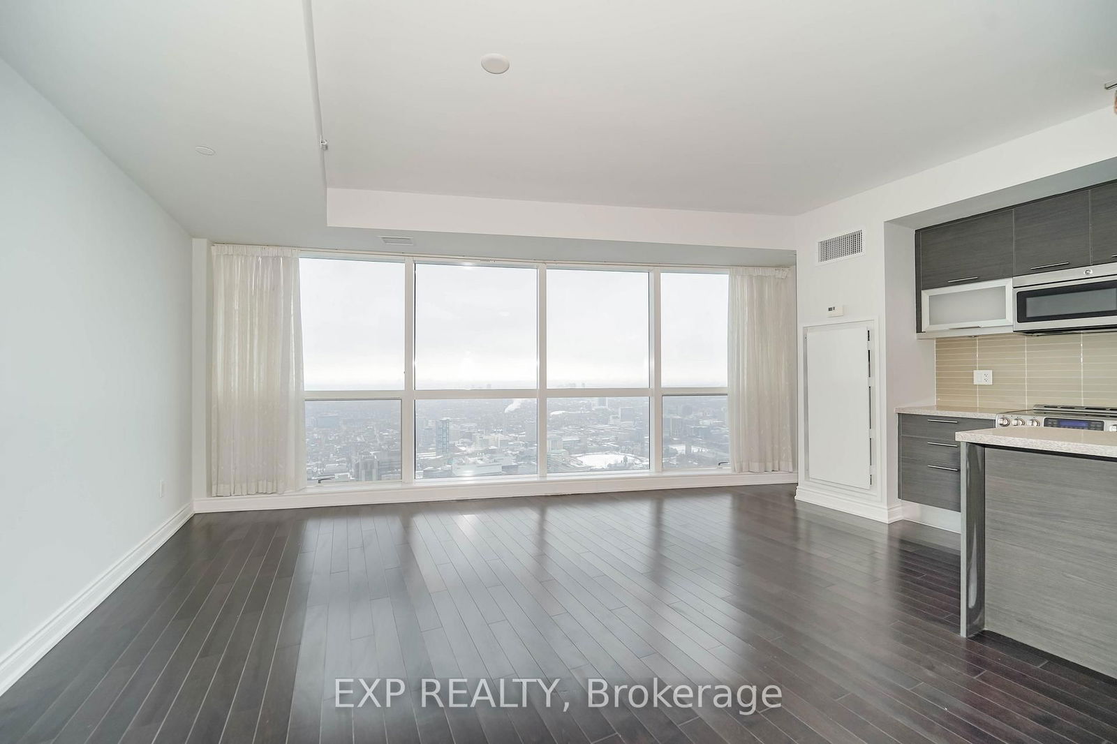 388 Yonge St, unit 6414 for rent