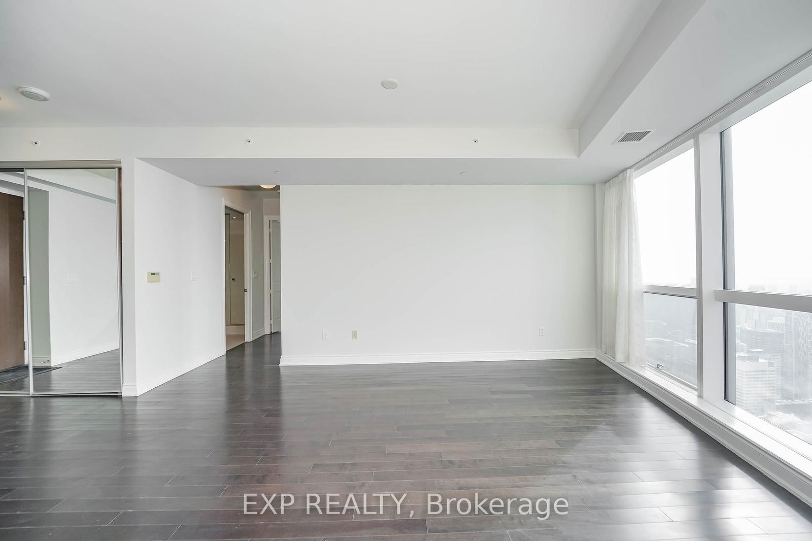 388 Yonge St, unit 6414 for rent