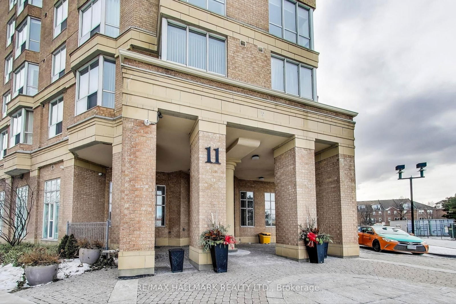 11 Thorncliffe Park Dr, unit 406 for sale