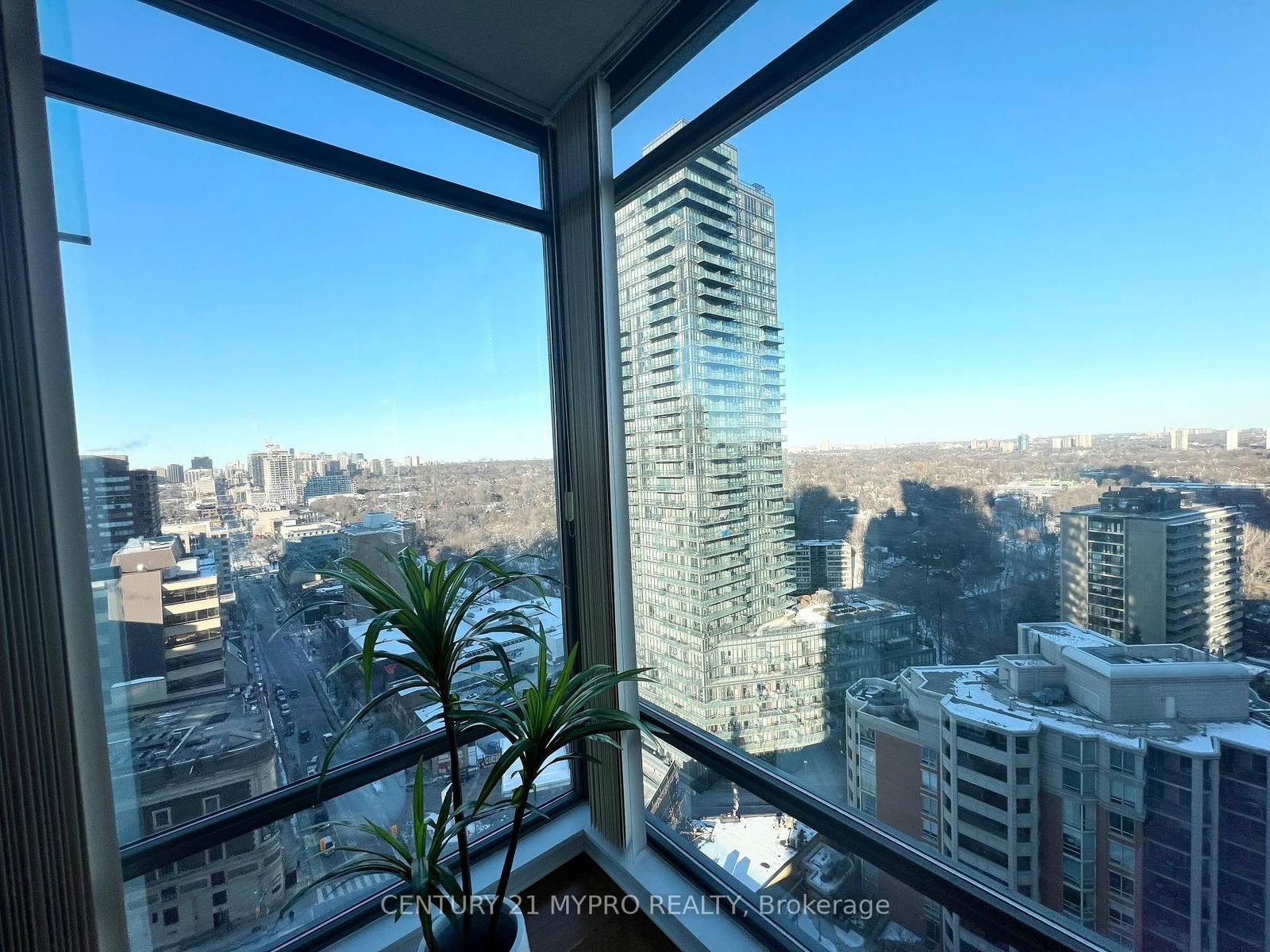 18 Yorkville Ave, unit 2109 for sale