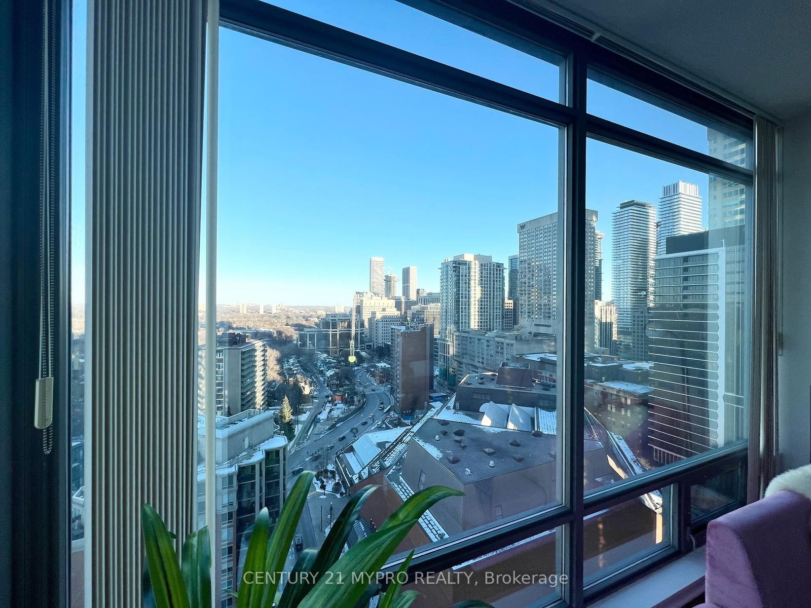 18 Yorkville Ave, unit 2109 for sale