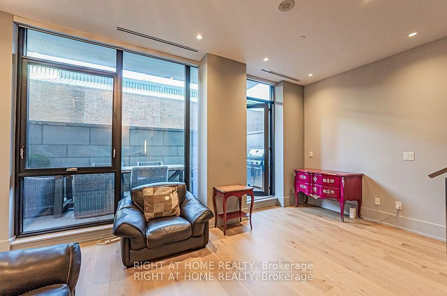 36 Hazelton Ave, unit 3E for sale