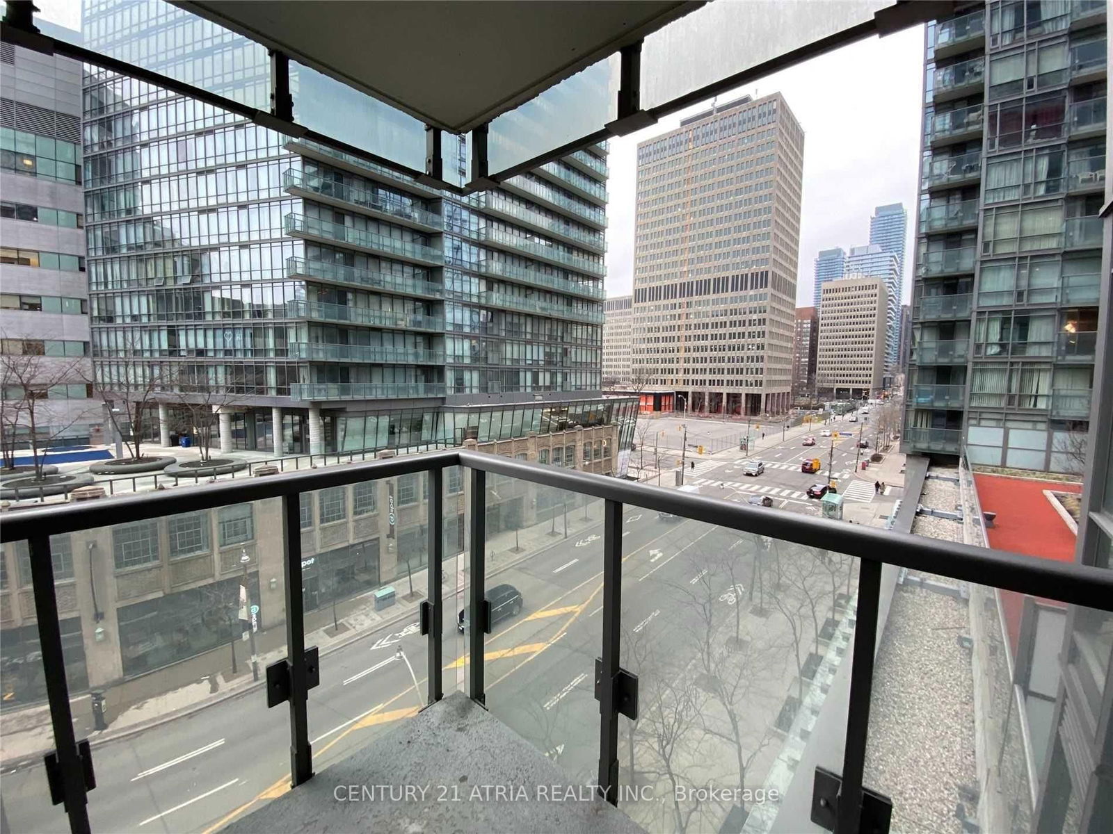 38 Grenville St, unit 402 for rent